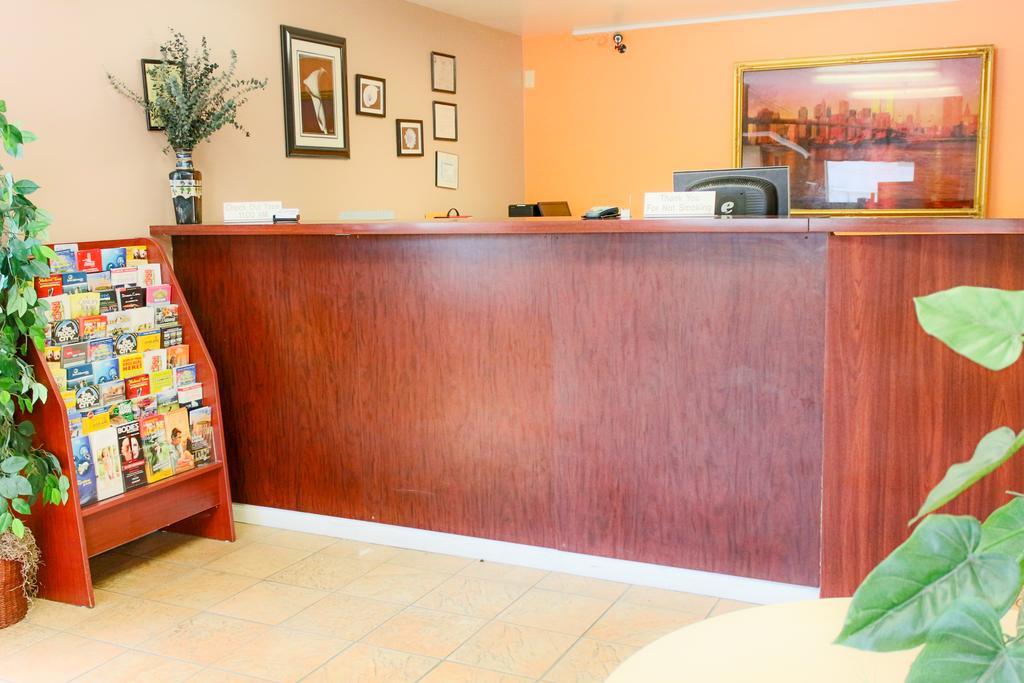 Budgetel Inn And Suites Atlanta Midtown מראה חיצוני תמונה