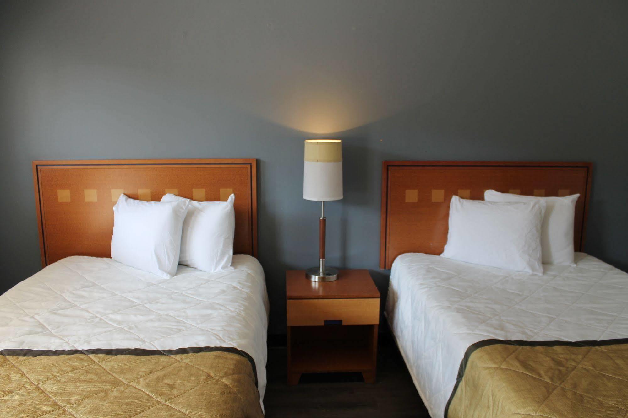 Budgetel Inn And Suites Atlanta Midtown מראה חיצוני תמונה