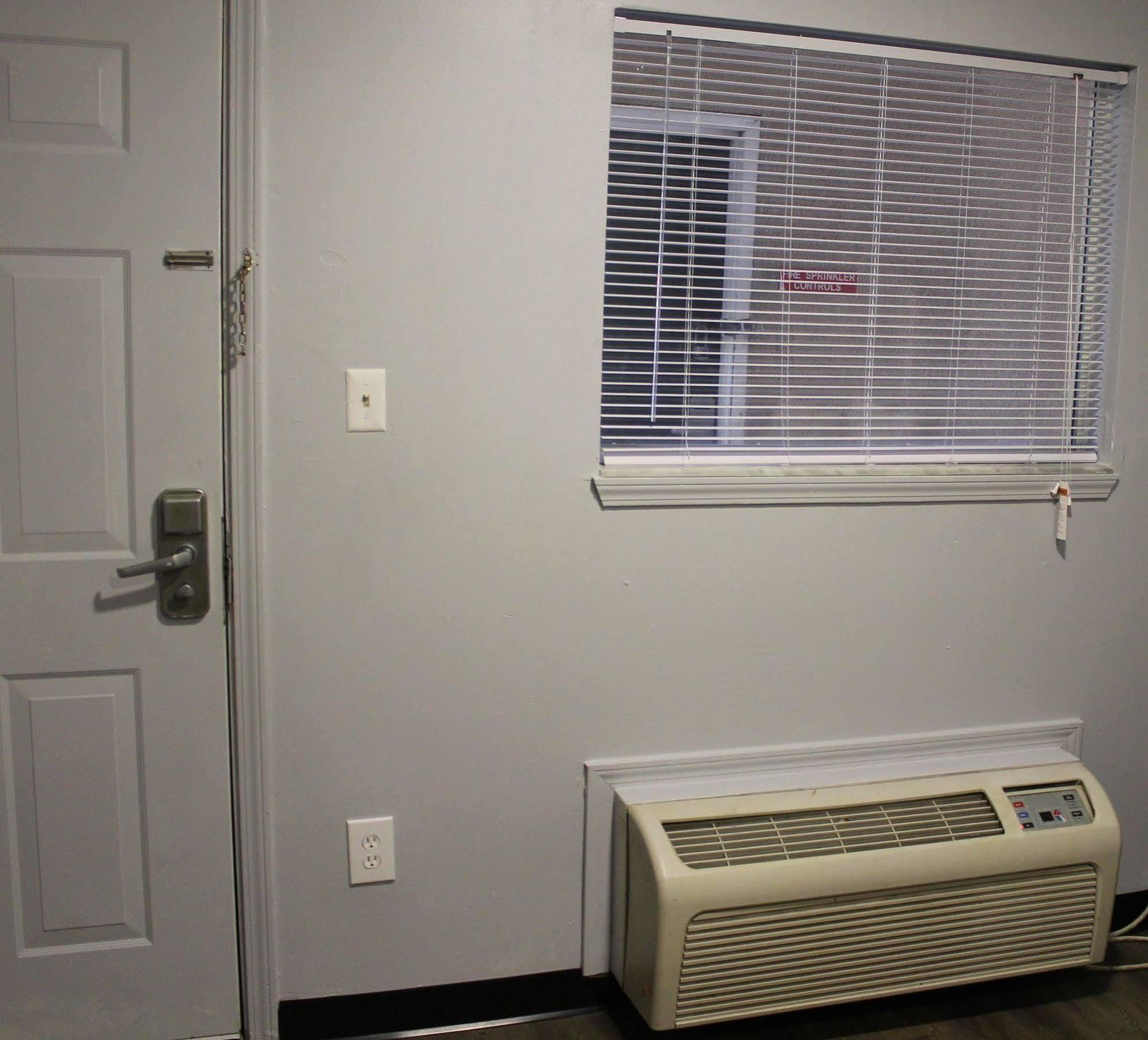 Budgetel Inn And Suites Atlanta Midtown מראה חיצוני תמונה